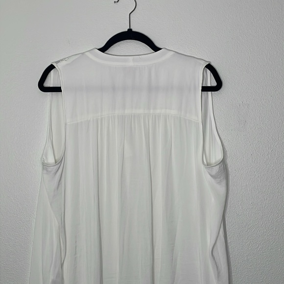 Vince Camuto White Sleeveless Blouse - Picture 7 of 9